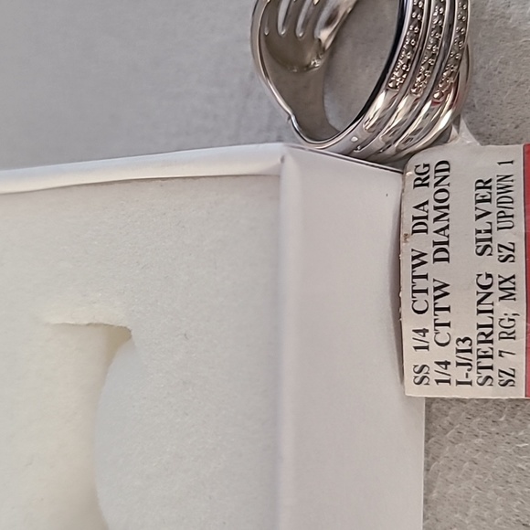 FINE JEWELRY STERLING SILVER 1/4 CTTW DIAMOND RING SIZE 7 - Picture 6 of 7